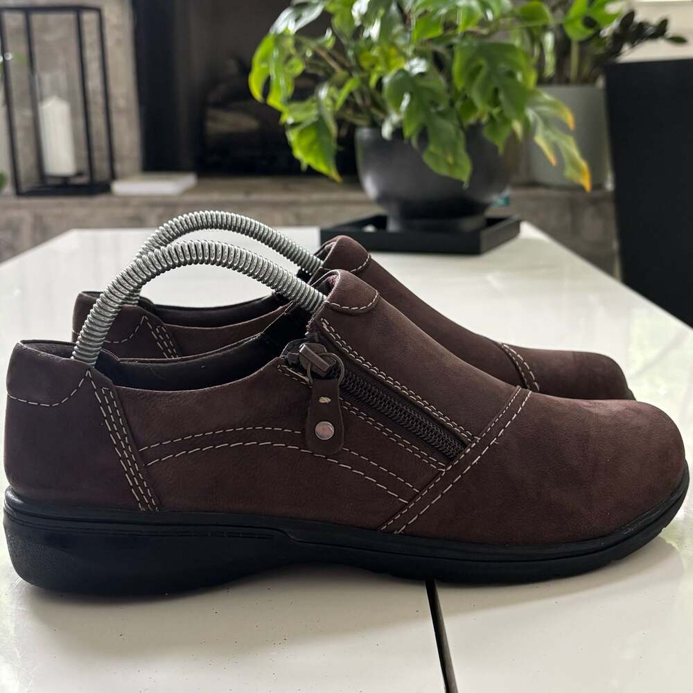 Clarks Collection Cheyn Madi Brown Side Zip Slip-On Shoes Women's Size 9.5 Wide